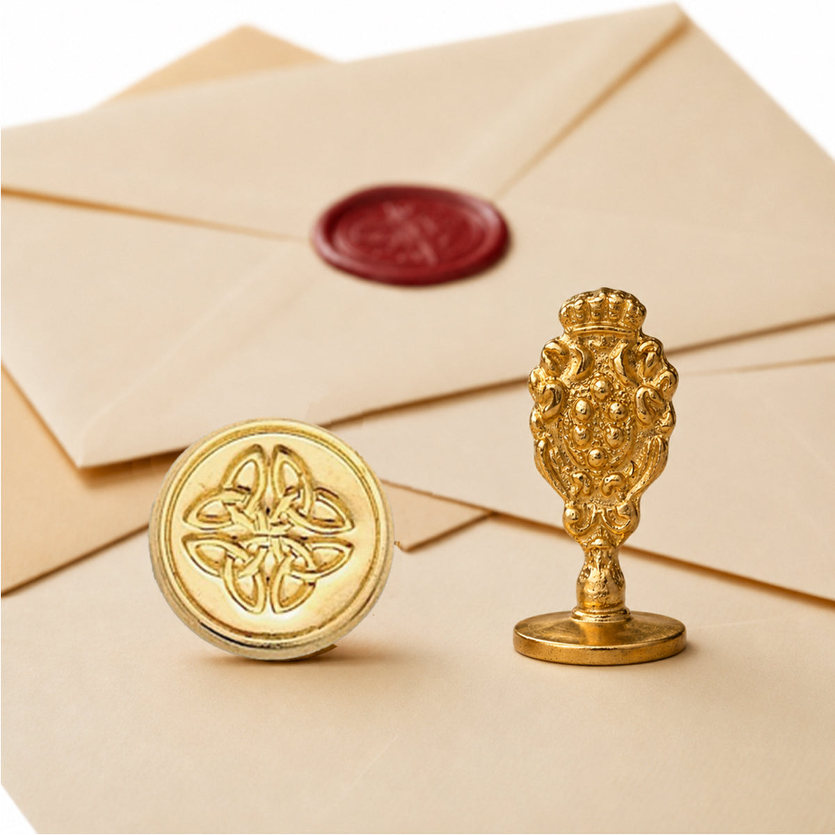 Celtic Knot Wax Seal Stamp – Vintage-Style Round Florentine Brass Stamp with Attached Handle
