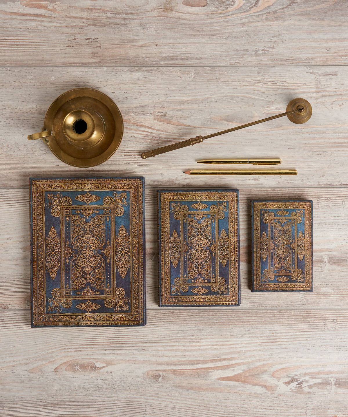 Paperblanks Blue Luxe Hardcover: Midi / Unlined
